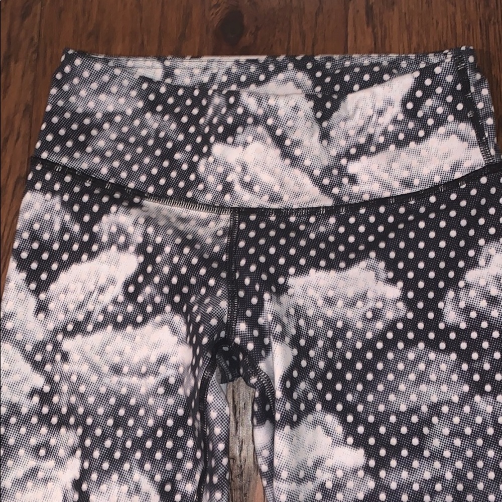 Lululemon workout pants - Picture 2 of 2